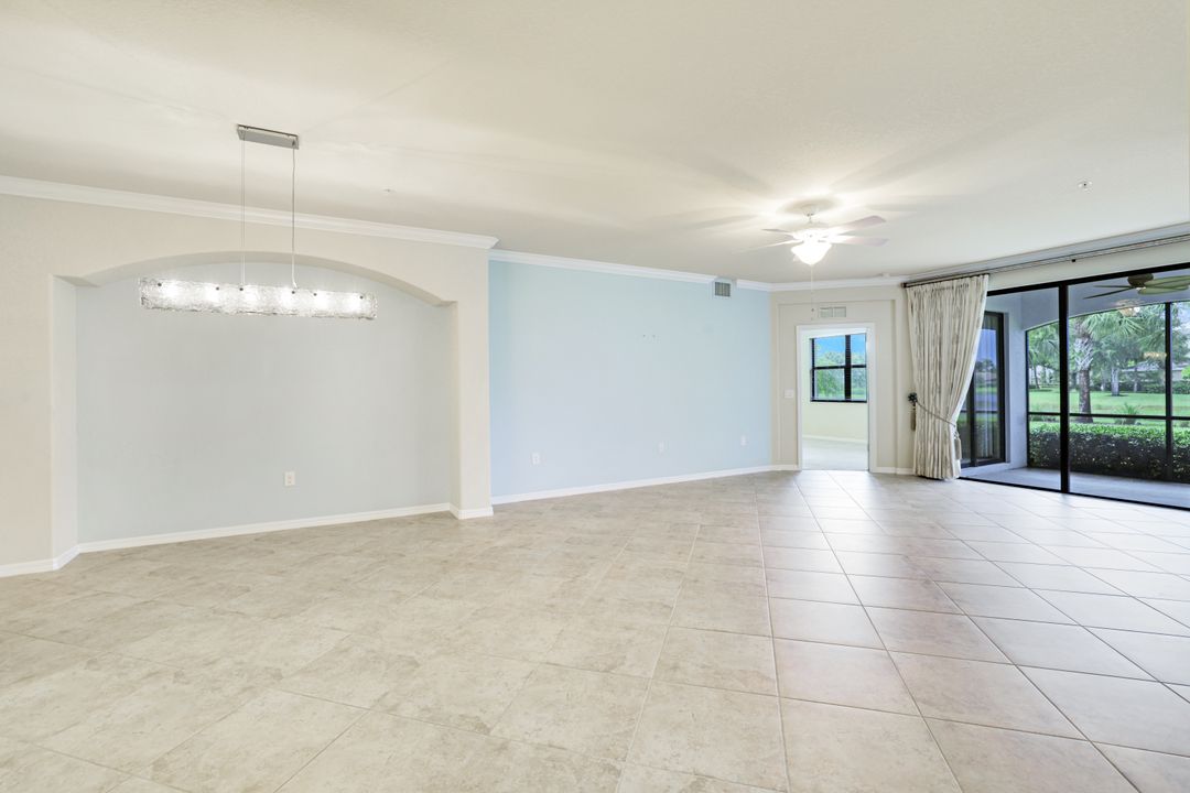 3165 Aviamar Cir #102, Naples, FL 34114
