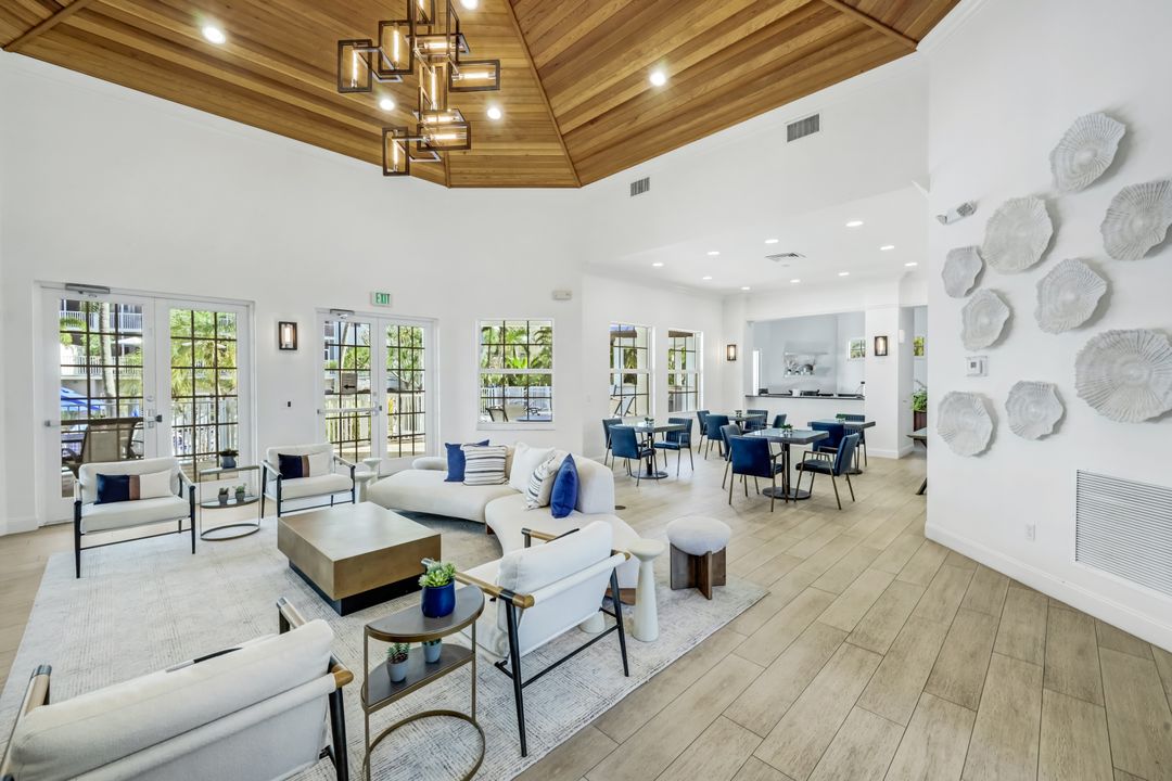 450 Launch Cir #501, Naples, FL 34108