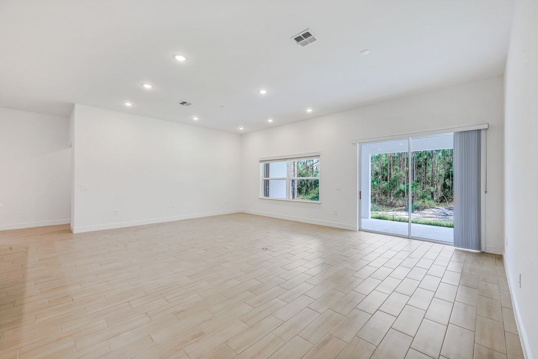 2614 54th Ave NE, Naples, FL 34120