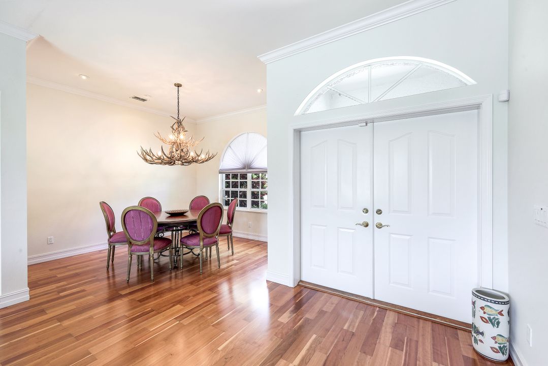 1940 Timberline Dr, Naples, FL 34109