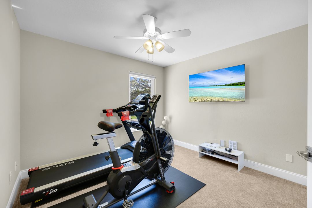 351 Emerald Bay Cir #R-5, Naples, FL 34110