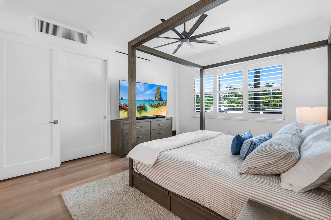 1130 3rd Ave S, Naples, FL 34102