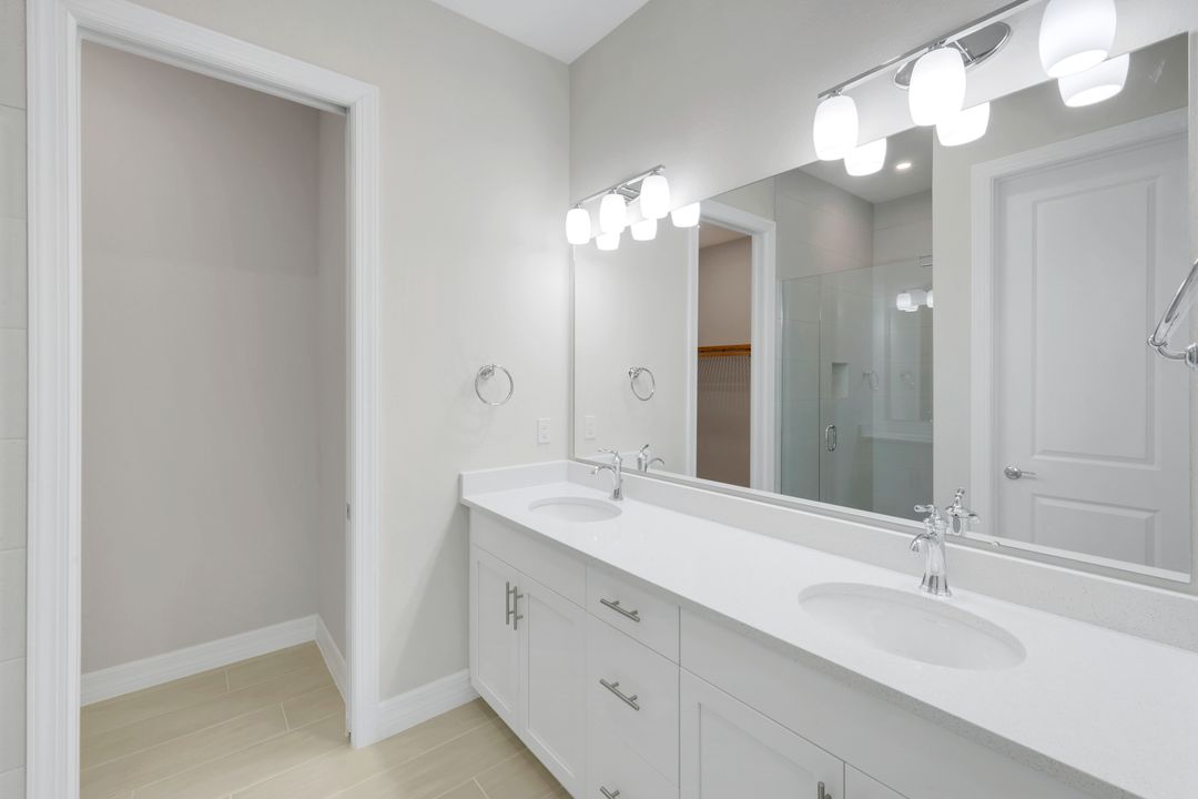 280 Antilles Wy E #101, Naples, FL 34112