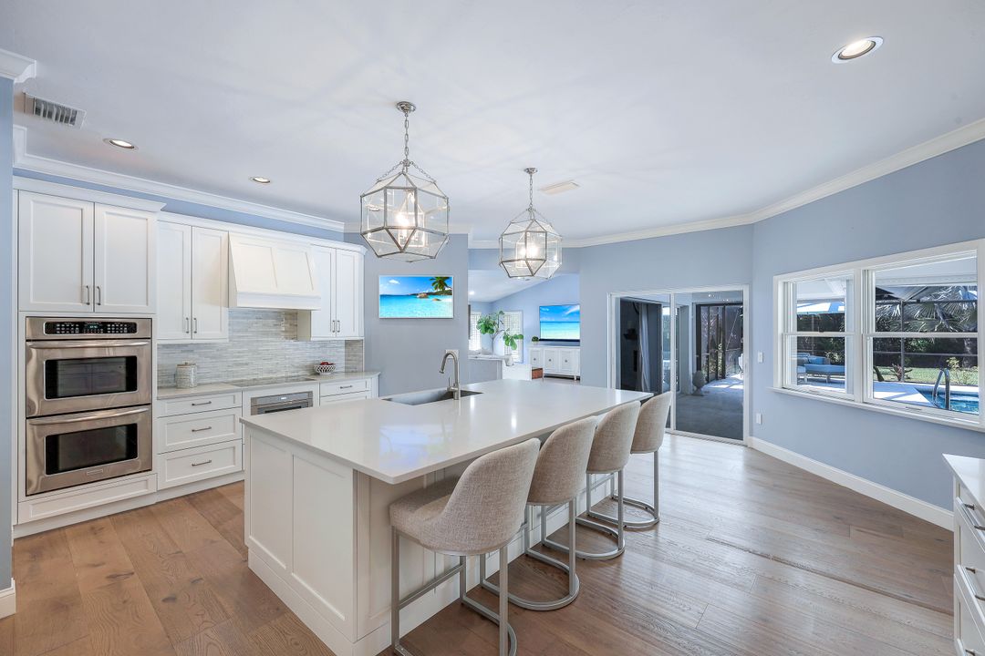 2209 Noble Ct, Naples, FL 34110