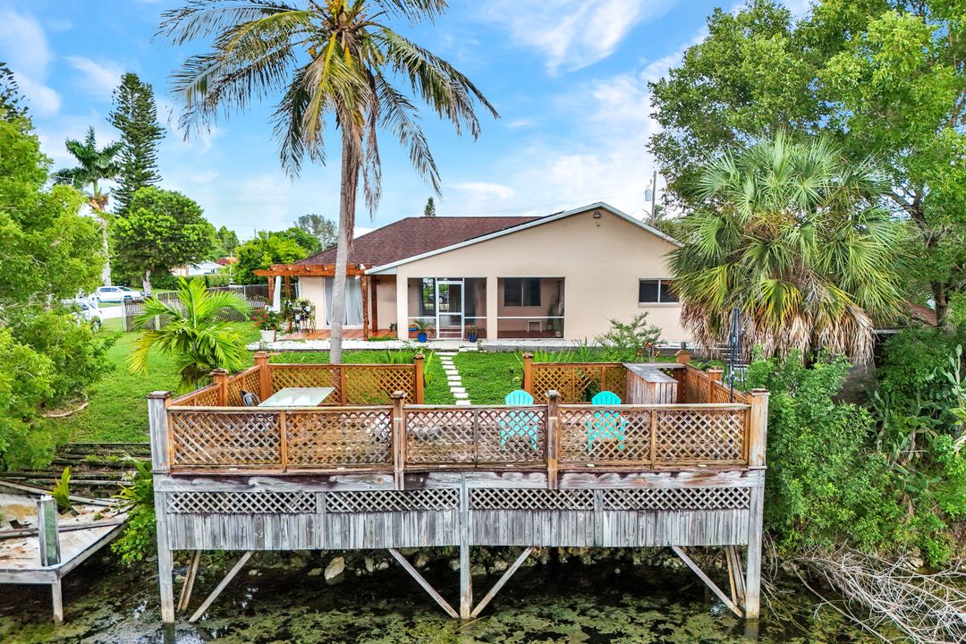 1701 54th Terrace SW, Naples, FL 34116