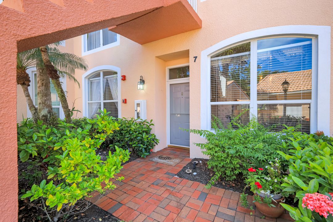 2036 Cascades Dr #7, Naples, FL 34112