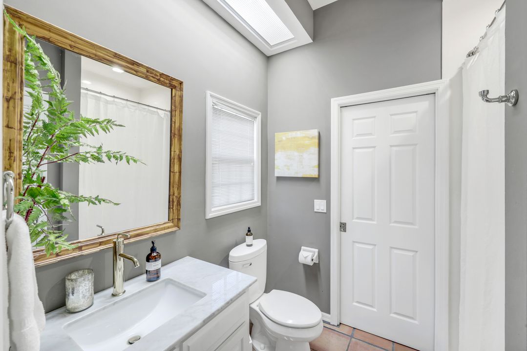 180 Edgemere Way S, Naples, FL 34105