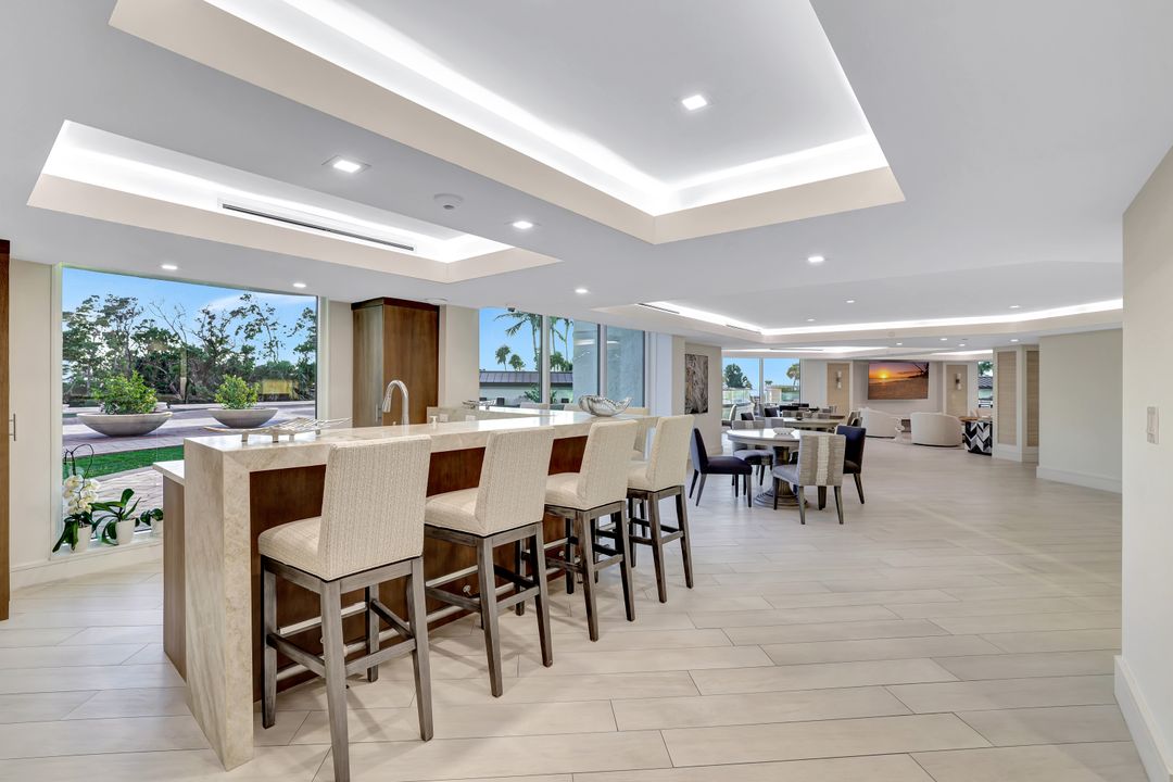 8111 Bay Colony Dr #1102, Naples, FL 34108