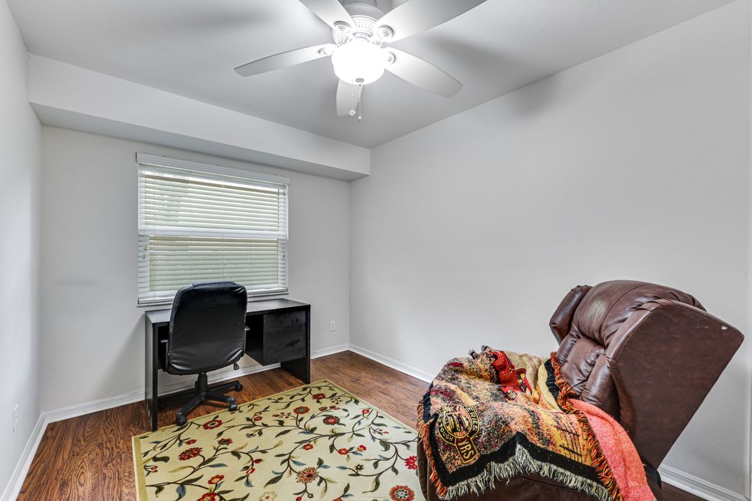 225 Robin Hood Cir #101, Naples, FL 34104