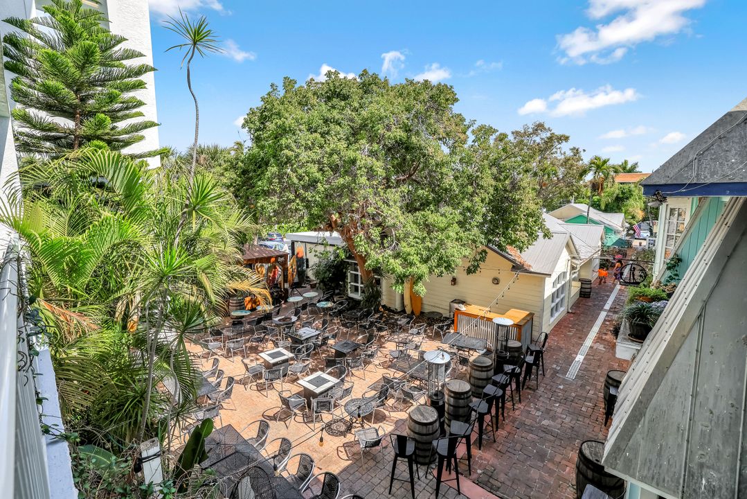 160 Palm St #208, Marco Island, FL 34145