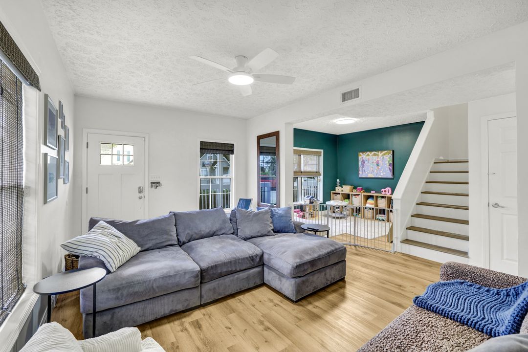 534 Leawood Cir, Naples, FL 34104