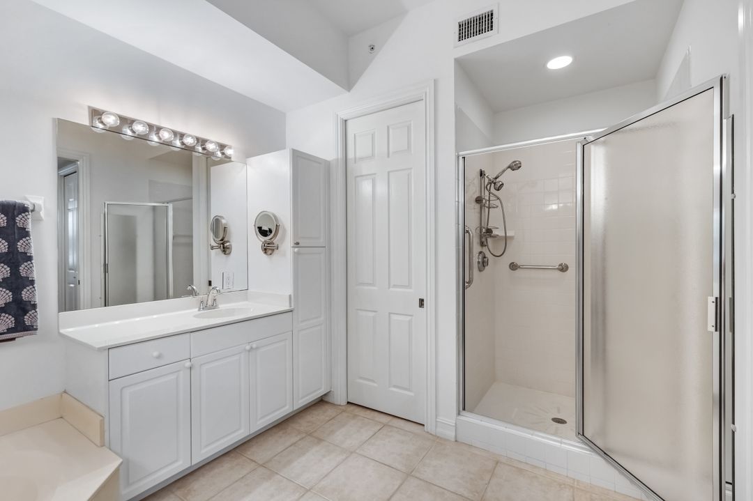 820 Bentwater Cir #101, Naples, FL 34108