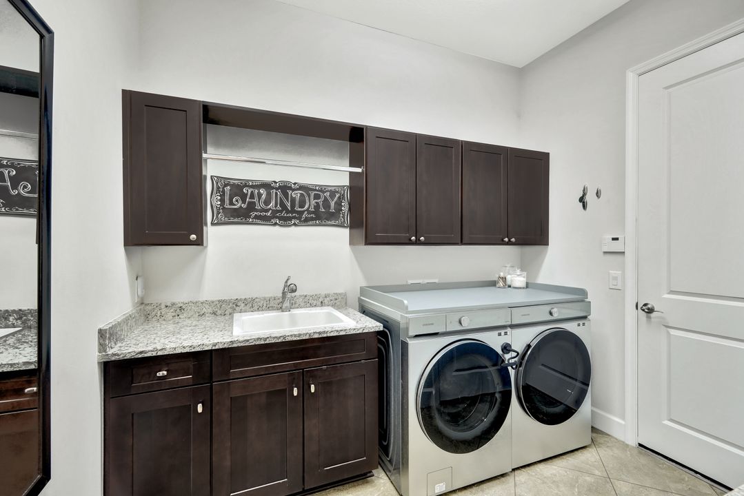 9492 Isla Bella Cir, Bonita Springs, FL 34135