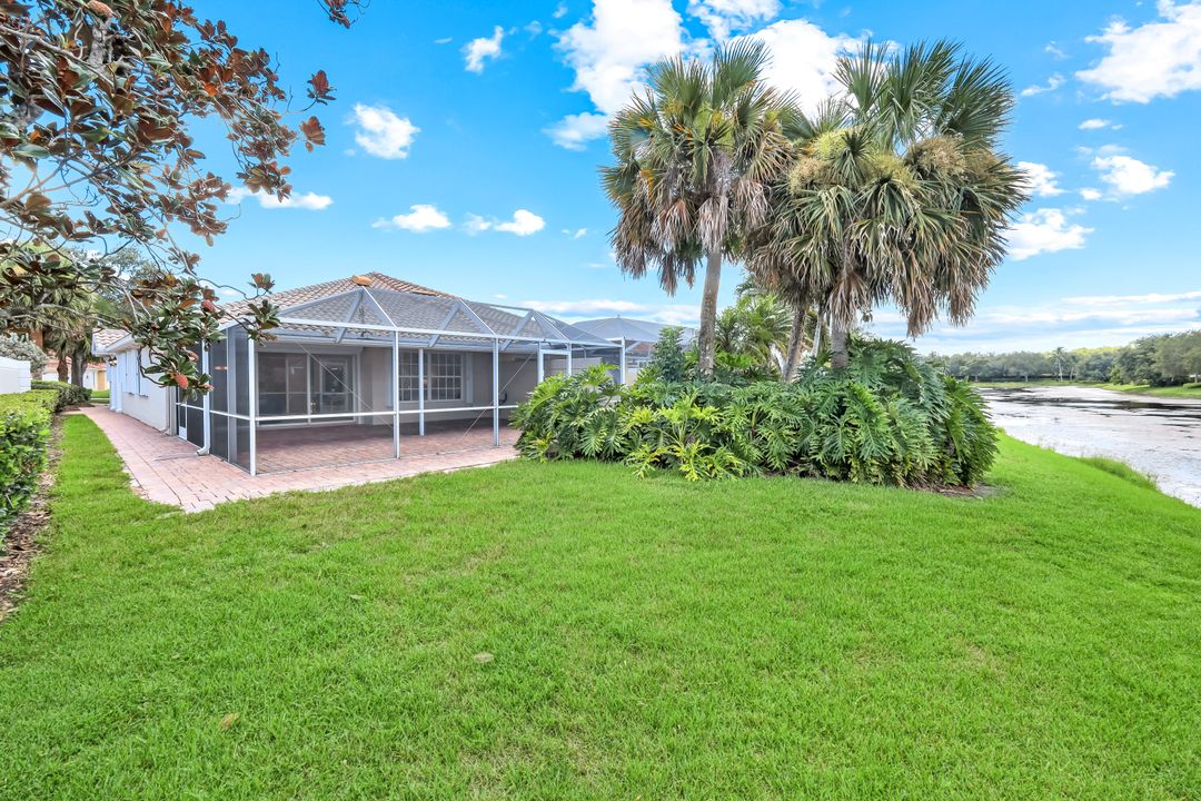 3093 Futuna Ln, Naples, FL 34119