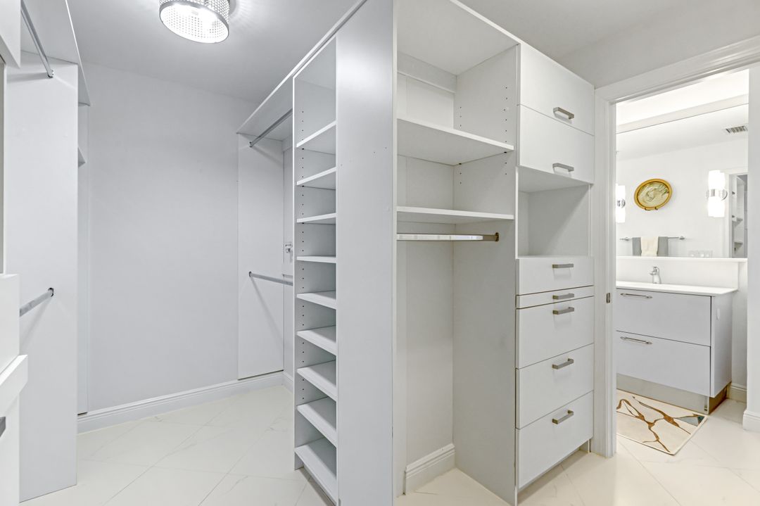 337 Vintage Bay Dr #D28, Marco Island, FL 34145