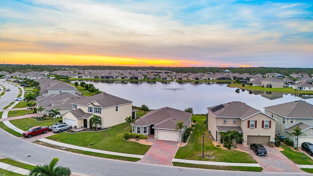 3440 Cancun Ct, Cape Coral, FL 33909