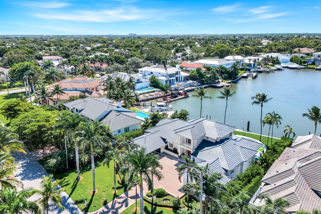 400 Springline Dr, Naples, FL 34102