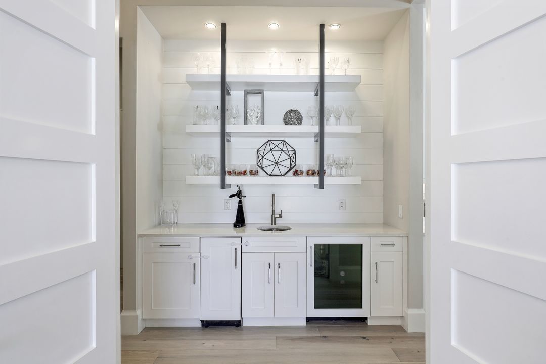 125 Caribbean Rd, Naples, FL 34108