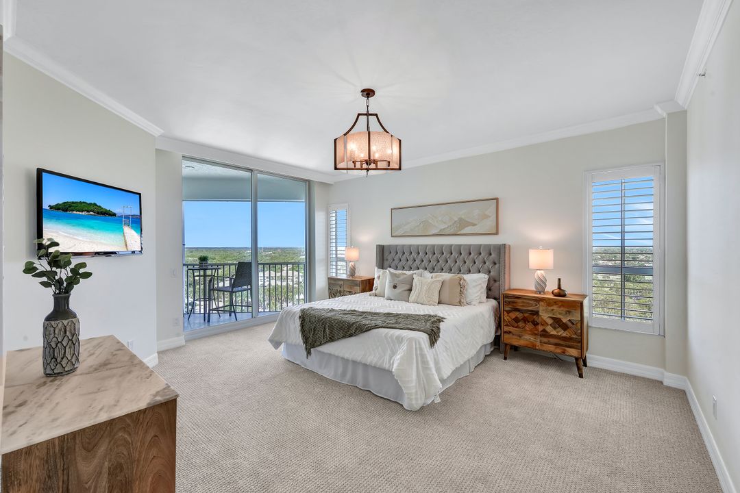 295 Grande Way #1406, Naples, FL 34110