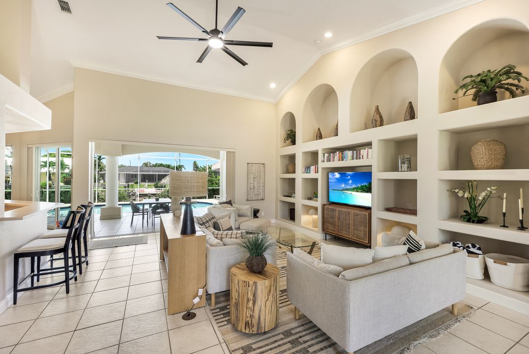 3710 SE 18th Pl, Cape Coral, FL 33904