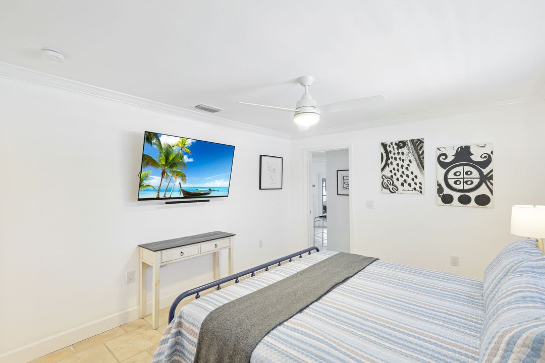 522 94th Ave N, Naples, FL 34108