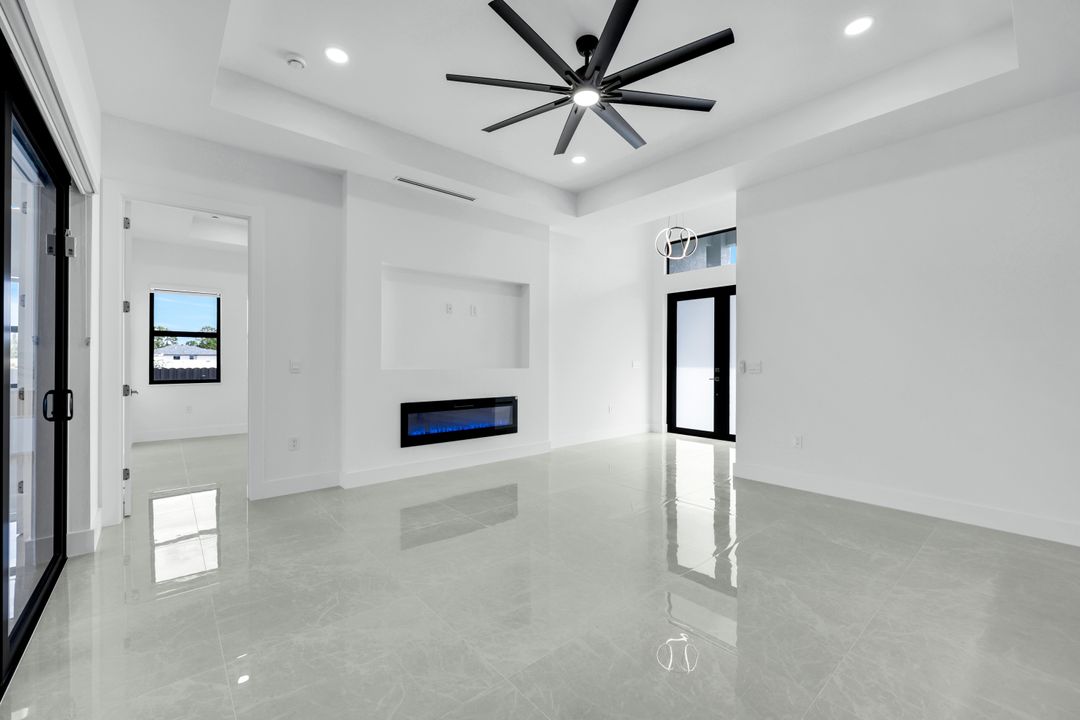 2122 NW 25th Pl, Cape Coral, FL 33993