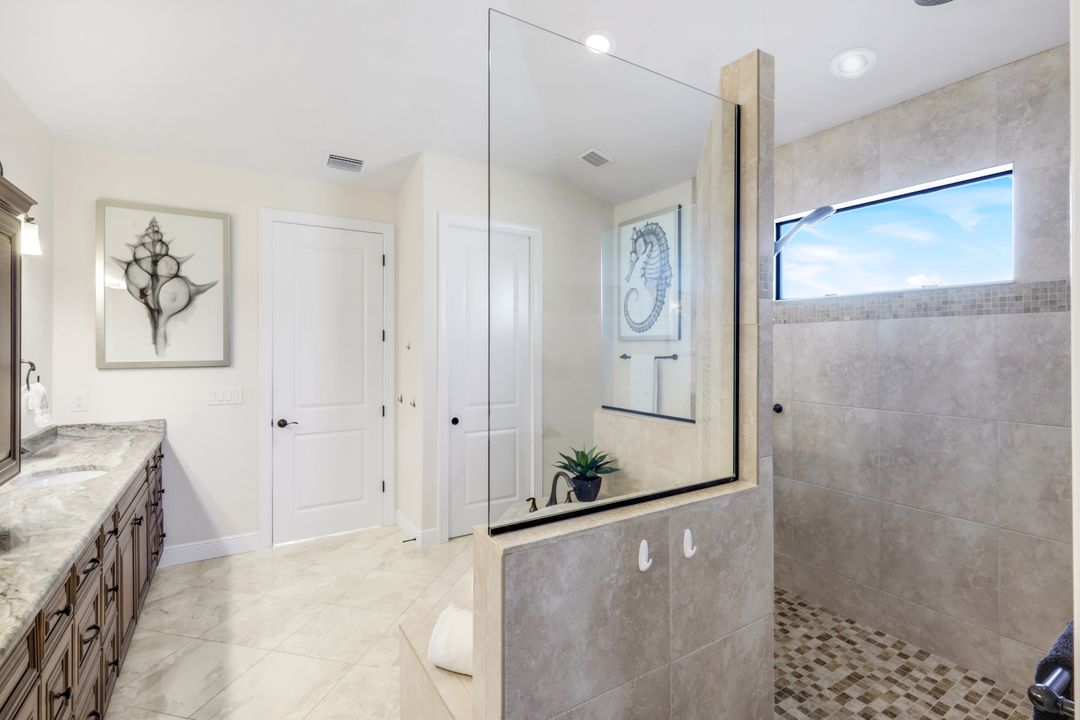 2208 NW 38th Pl, Cape Coral, FL 33993