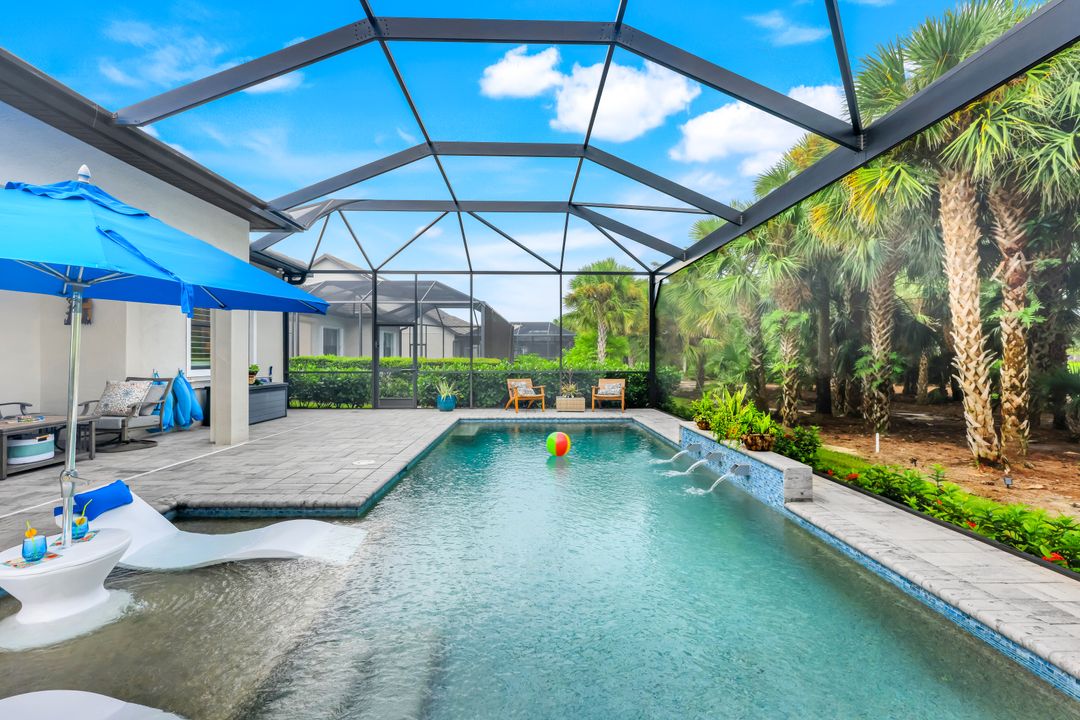 9354 Greyhawk Trl, Naples, FL 34120