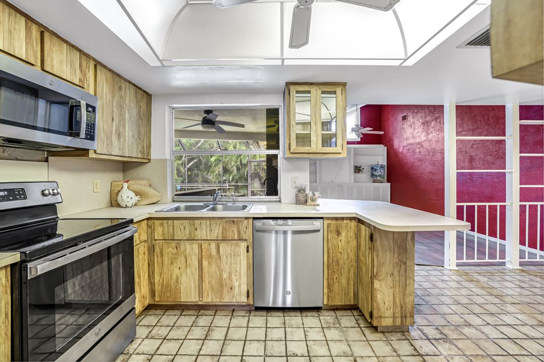 196 Baltusrol Dr, Naples, FL 34113