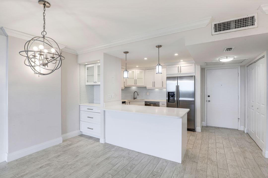 5 Bluebill Ave APT 506, Naples, FL 34108