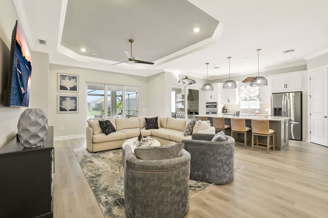 15804 Derna St, Naples, FL 34114