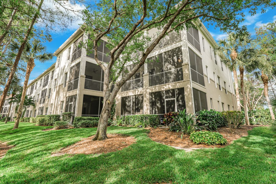 8267 Parkstone Pl #201, Naples, FL 34120