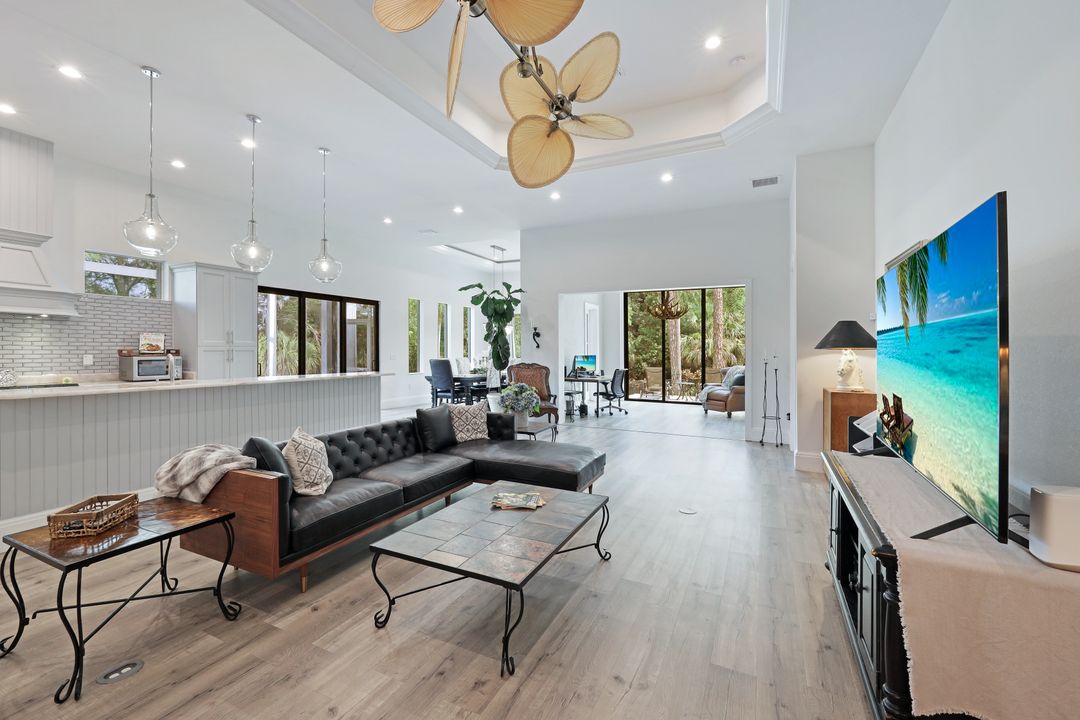 5203 Raintree Ln, Naples, FL 34113