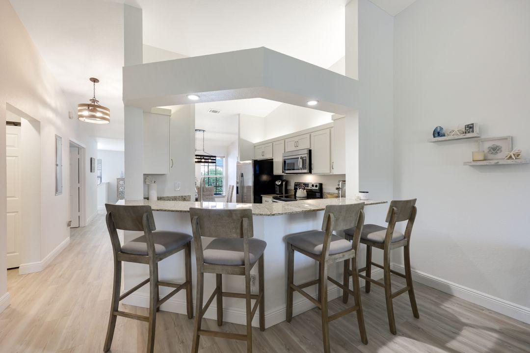 824 Tanbark Dr #204, Naples, FL 34108