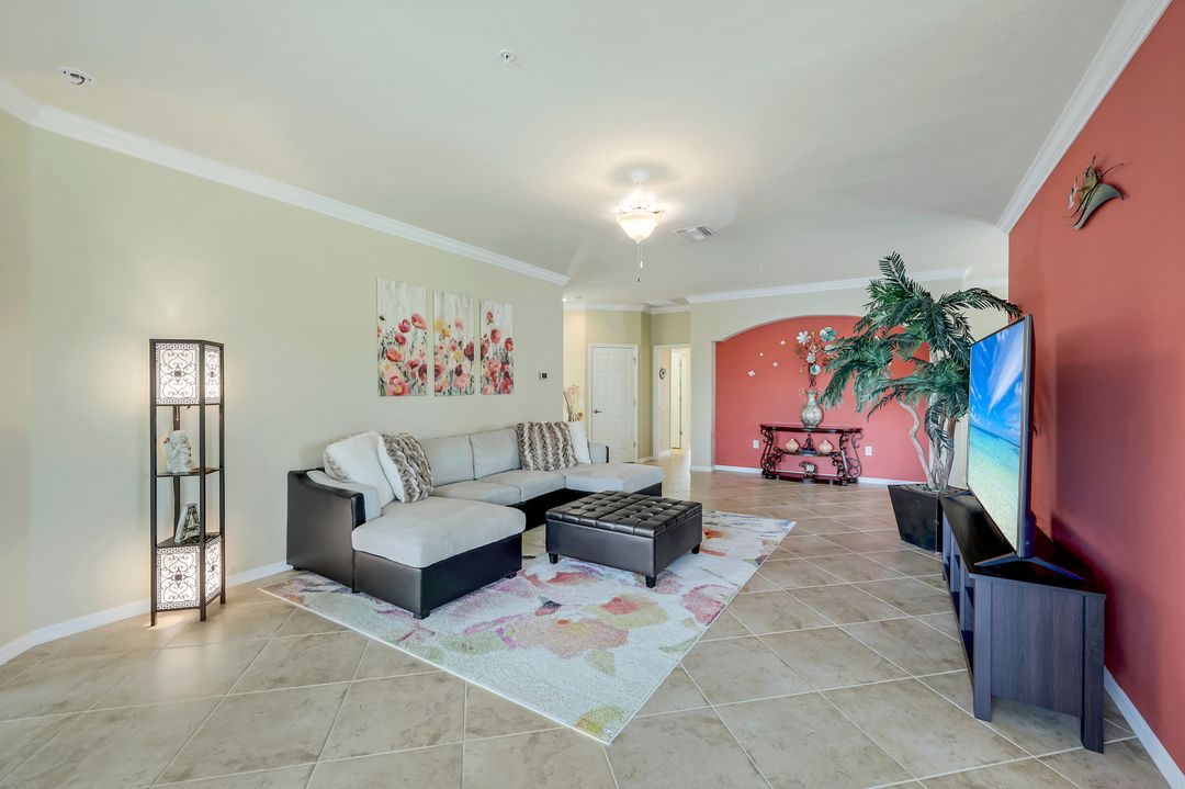 3153 Aviamar Cir #201, Naples, FL 34114
