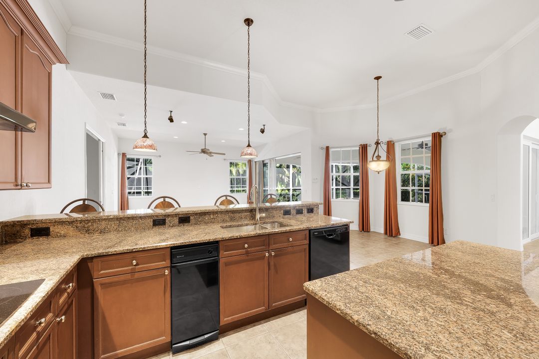 1817 Lagoon Ln, Cape Coral, FL 33914