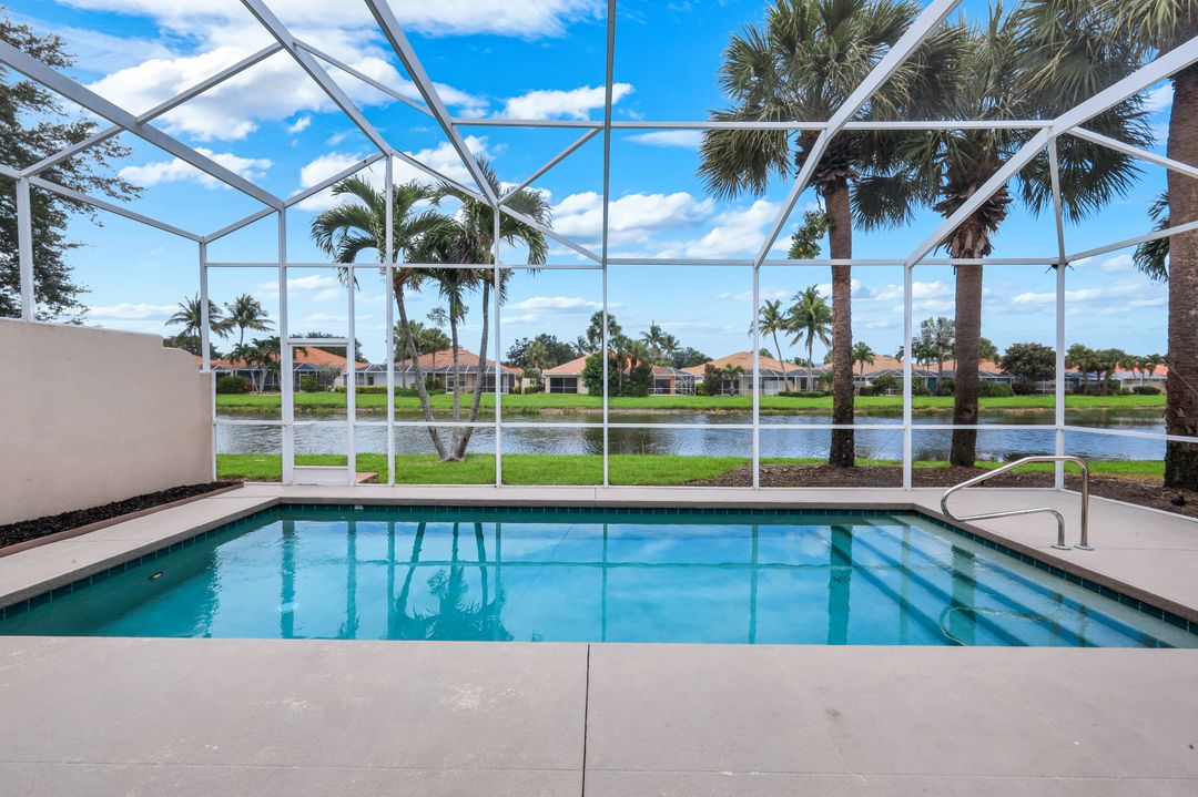 4471 Prescott Ln, Naples, FL 34119