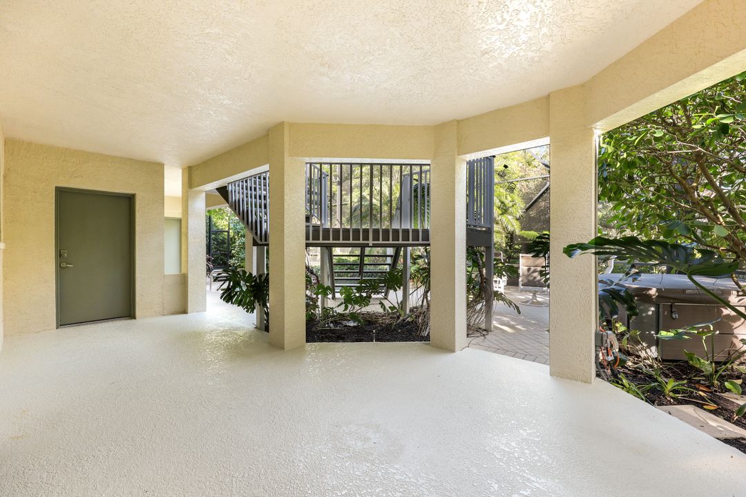 9976 Puopolo Ln, Bonita Springs, FL 34135