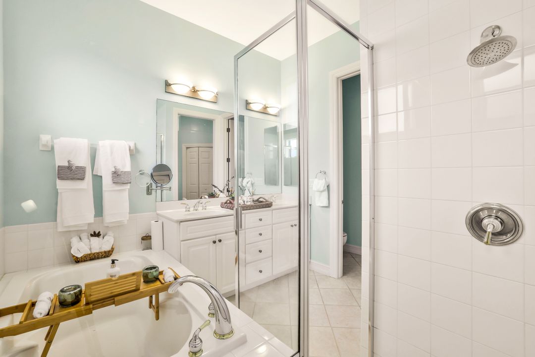 6972 Amen Corner Ct, Naples, FL 34113