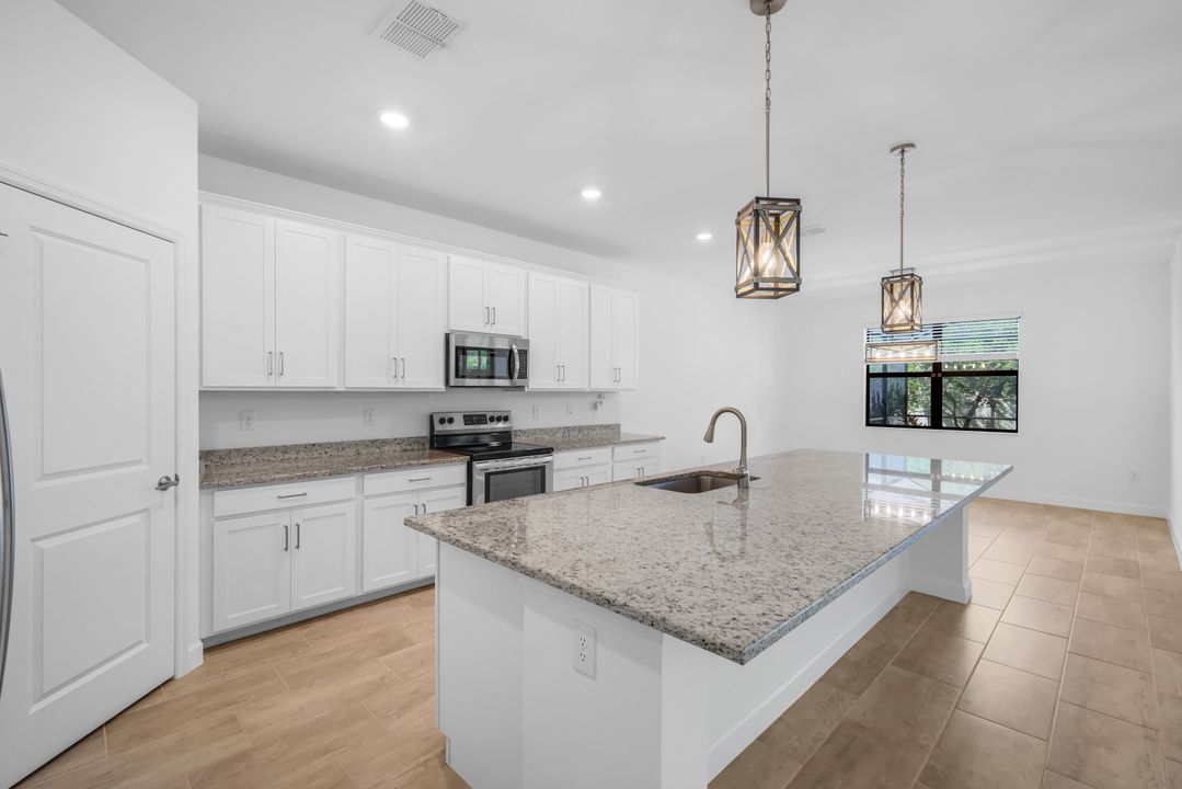 11404 Canopy Loop, Fort Myers, FL 33913