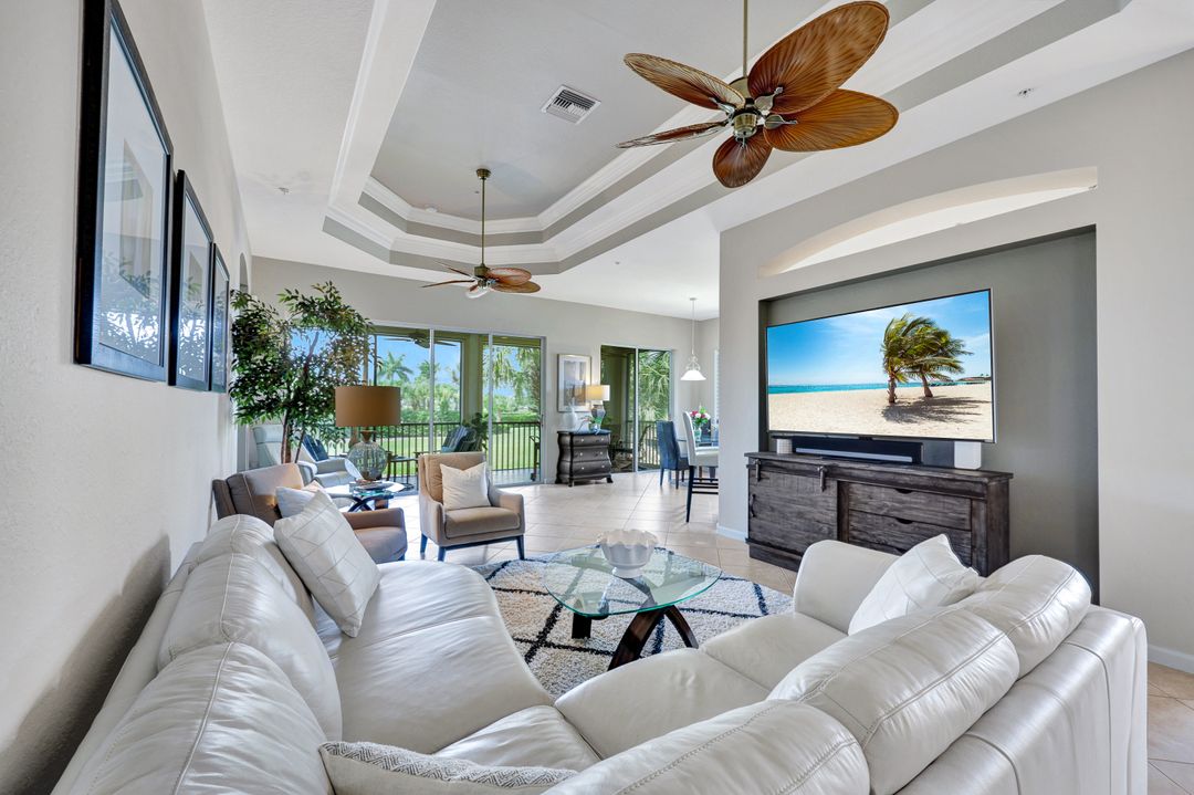 8723 Coastline Ct #202, Naples, FL 34120