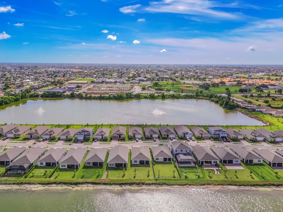 451 Spring Hill Lake Loop, Cape Coral, FL 33993