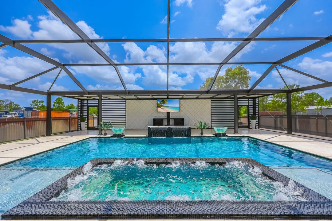 2968 41st Ave NE, Naples, FL 34120