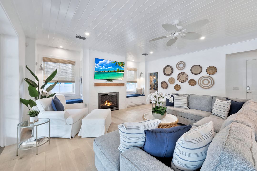 535 93rd Ave N, Naples, FL 34108