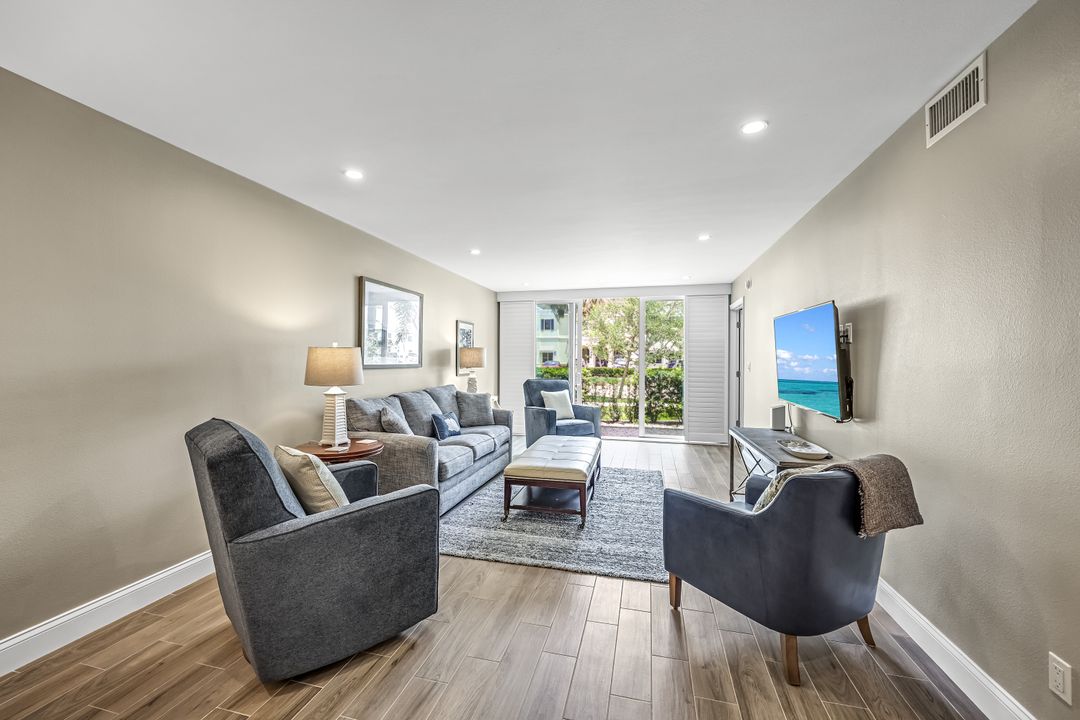 232 Banyan Blvd, Naples, FL 34102