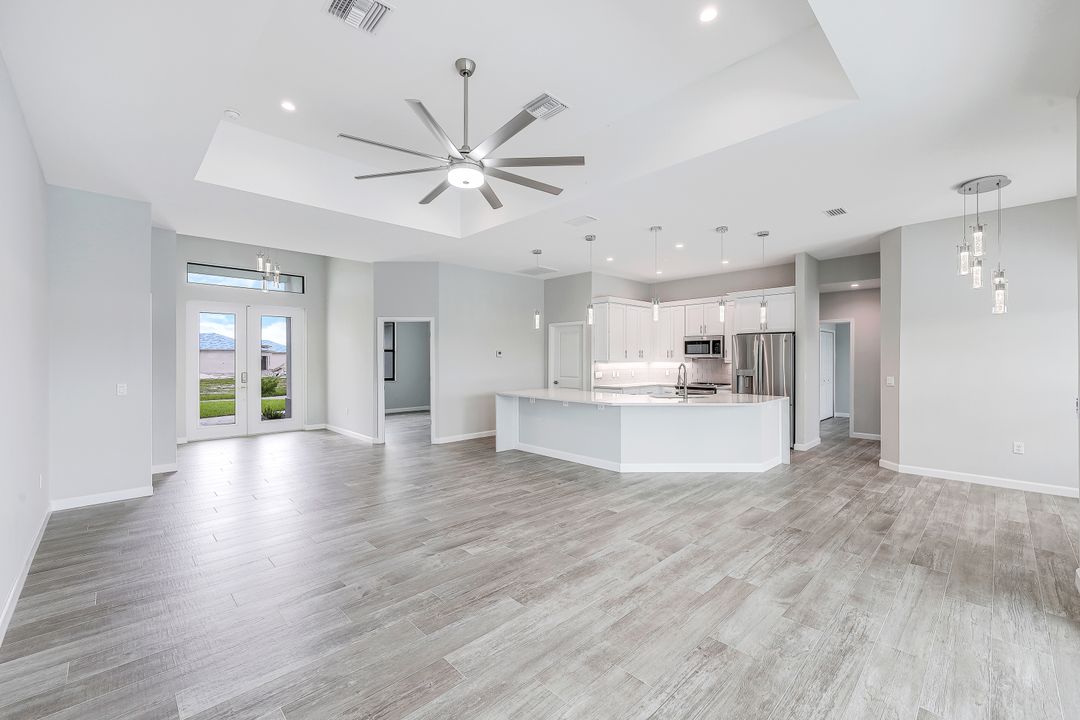 230 NE 18th St, Cape Coral, FL 33909