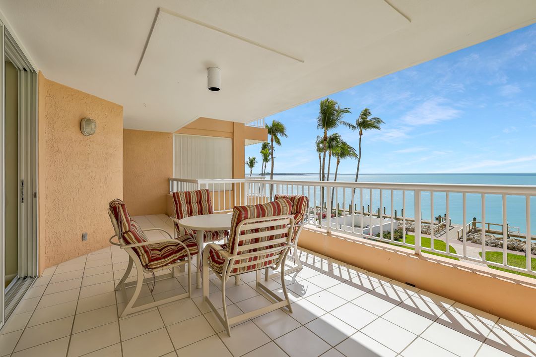 990 Cape Marco Dr  #208, Marco Island, FL 34145