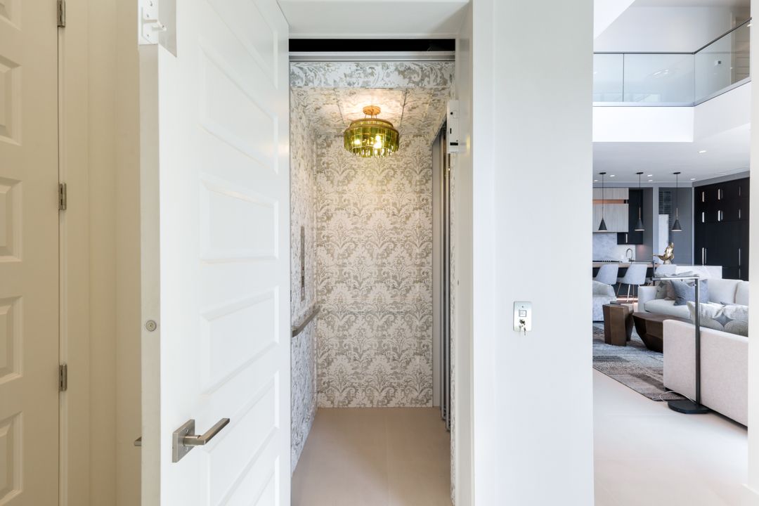 5384 Colonade Ct, Cape Coral, FL 33904