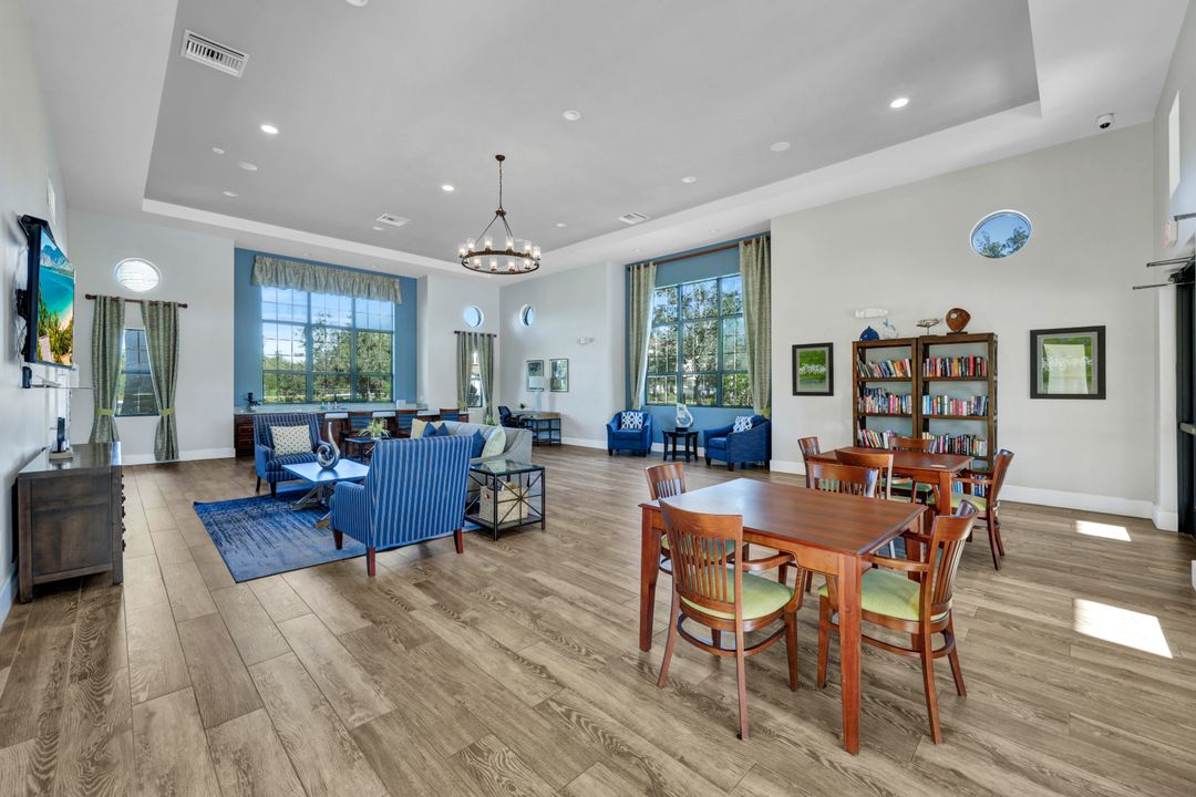 15213 Butler Lake Dr, Naples, FL 34109