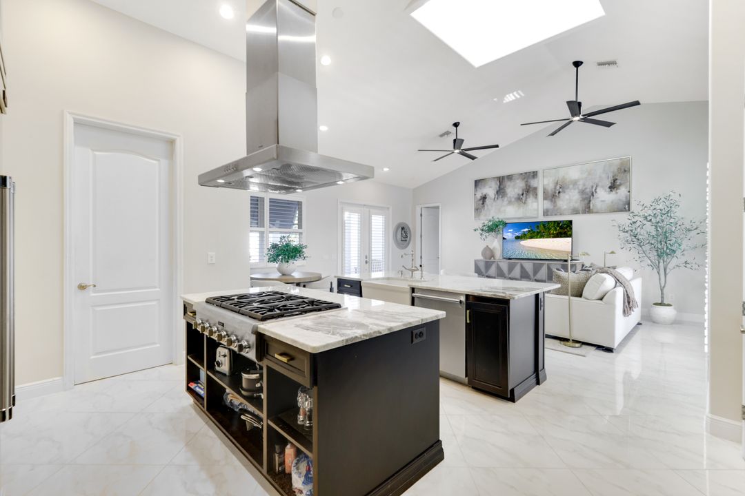 27080 Flamingo Dr, Bonita Springs, FL 34135